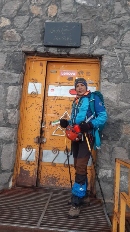 صعود با افتخار بیمار تالاسمی به قله دماوند